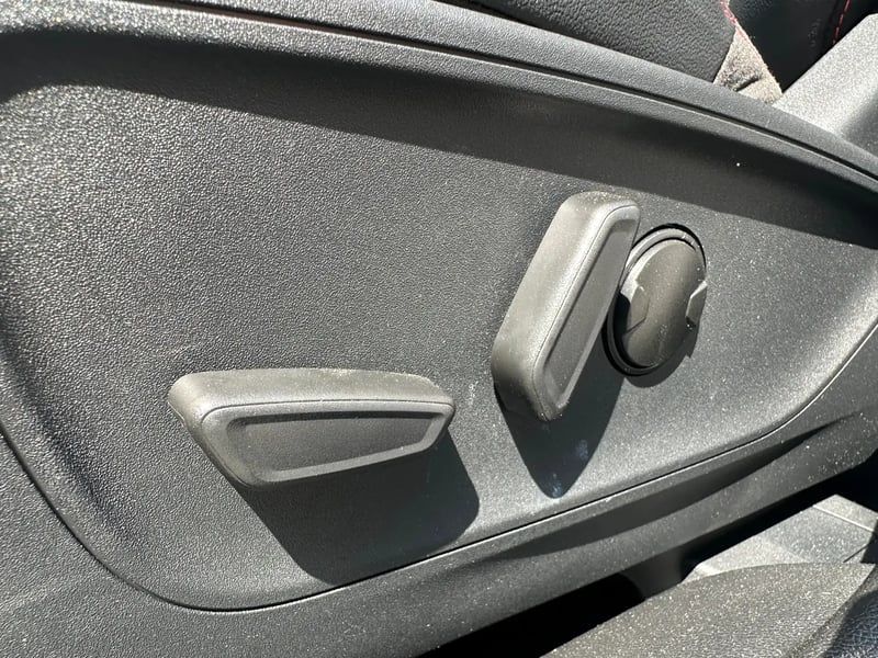 Photo de la voiture FORD KUGA 1.5 TDCi 120 S&S 4x2 Powershift ST-Line