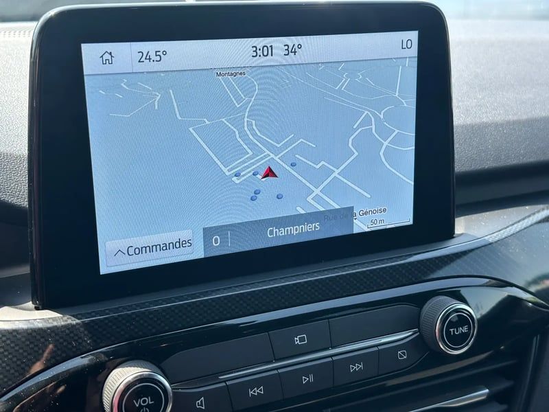 Photo de la voiture FORD KUGA 1.5 TDCi 120 S&S 4x2 Powershift ST-Line