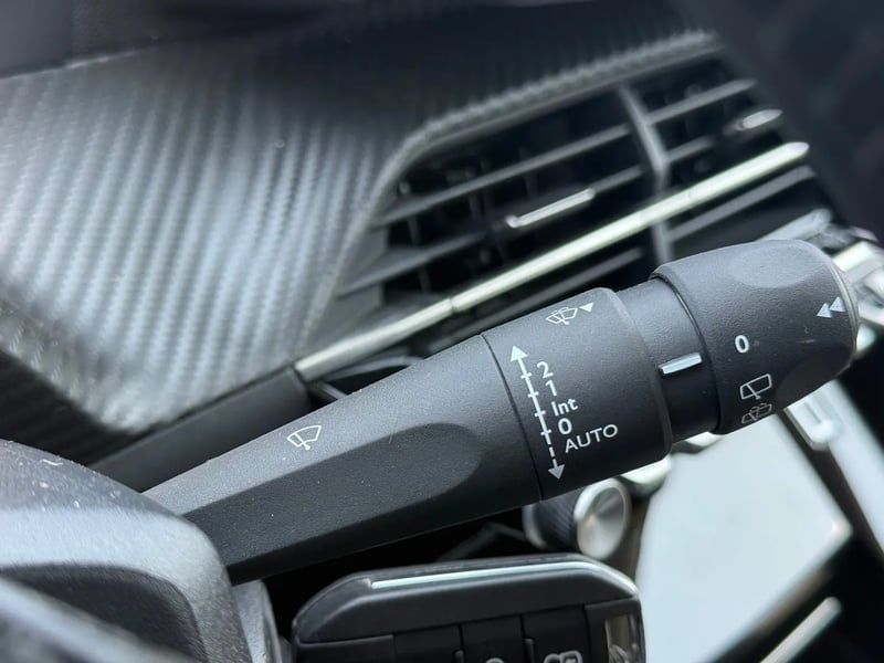 Photo de la voiture PEUGEOT 208 100 S&S BVM6 Allure