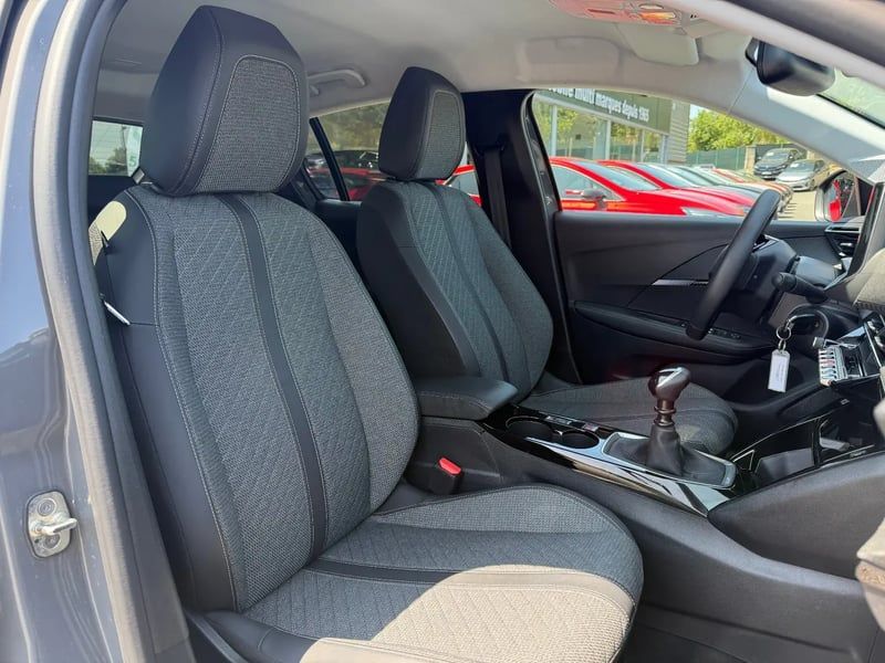 Photo de la voiture PEUGEOT 208 100 S&S BVM6 Allure
