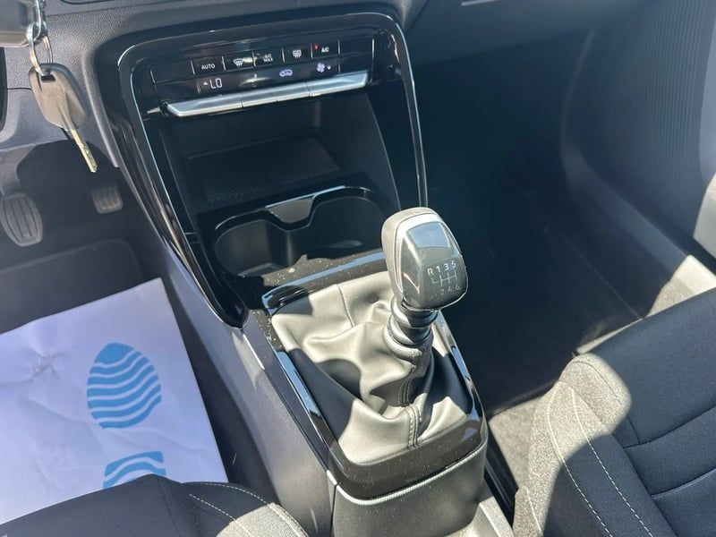 Photo de la voiture CITROEN C3 AIRCROSS Turbo 100 ch Man Plus