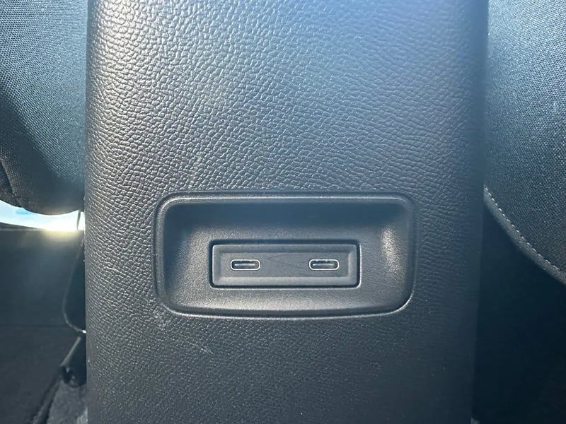 Photo de la voiture CITROEN C3 AIRCROSS Turbo 100 ch Man Plus