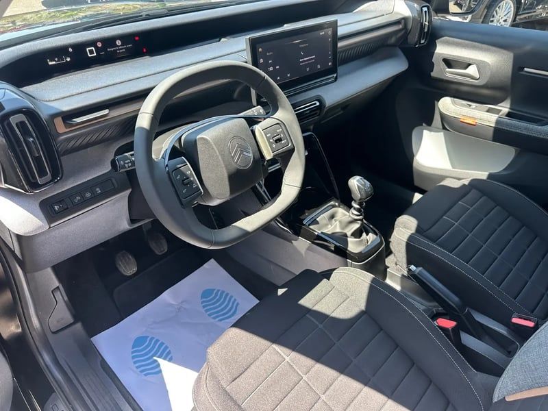Photo de la voiture CITROEN C3 AIRCROSS Turbo 100 ch Man Plus