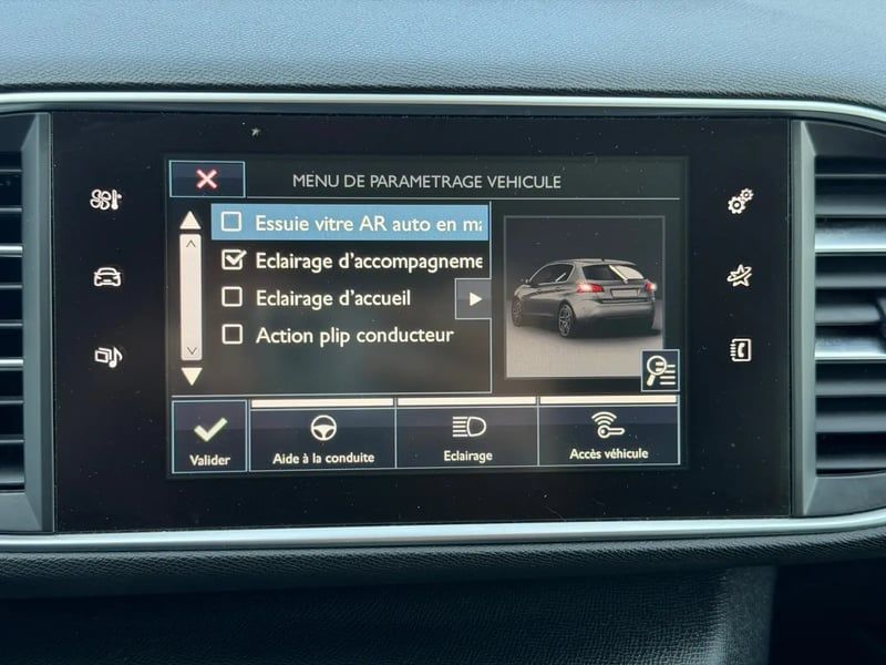 Photo de la voiture PEUGEOT 308 1.6 BlueHDi 120ch S&S BVM6 Serie Speciale Style