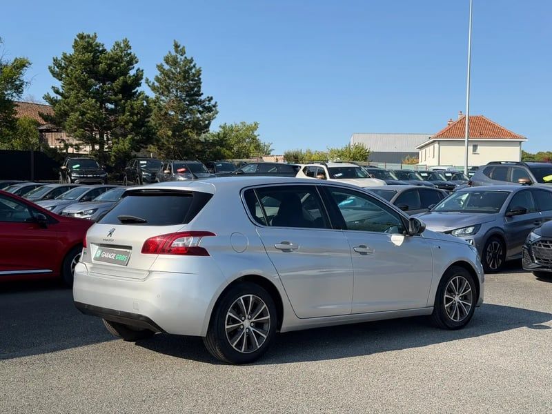 Photo de la voiture PEUGEOT 308 1.6 BlueHDi 120ch S&S BVM6 Serie Speciale Style