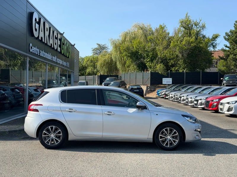 Photo de la voiture PEUGEOT 308 1.6 BlueHDi 120ch S&S BVM6 Serie Speciale Style