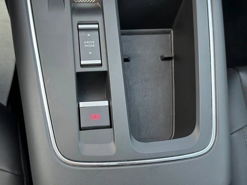 Photo de la voiture CITROEN C5 AIRCROSS Hybride 145 e-DCS6 Max