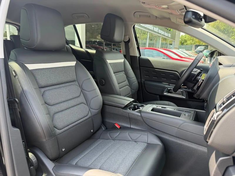Photo de la voiture CITROEN C5 AIRCROSS Hybride 145 e-DCS6 Max
