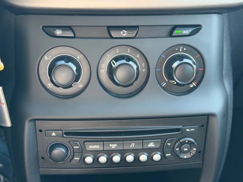 Photo de la voiture CITROEN C3 VTi 68 PureTech Confort