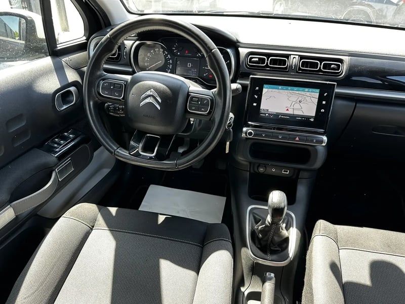 Photo de la voiture CITROEN C3 PureTech 110 S&S Shine