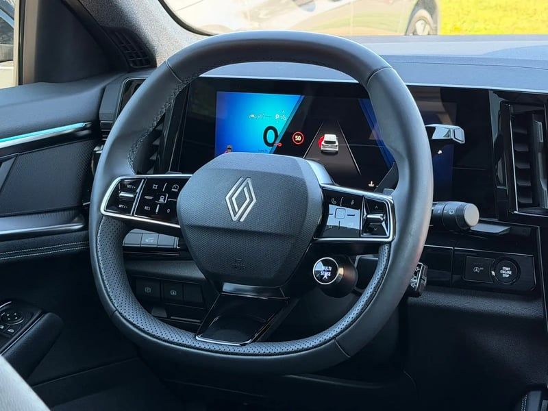 Photo de la voiture RENAULT AUSTRAL mild hybrid 160 auto GSR2 Techno