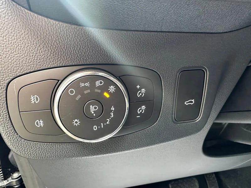 Photo de la voiture FORD PUMA 1.0 EcoBoost 155 ch mHEV S&S Powershift ST-Line