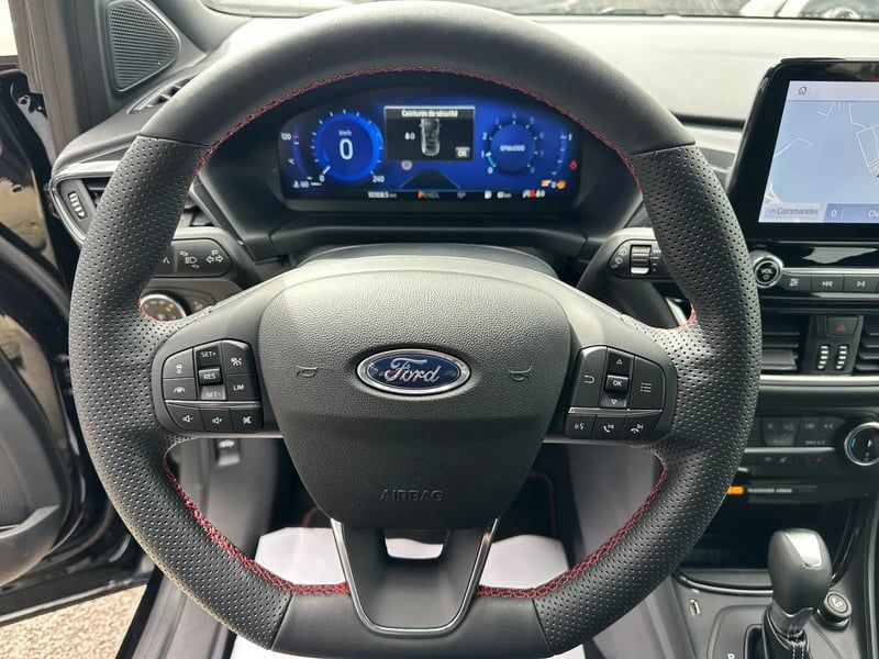 Photo de la voiture FORD PUMA 1.0 EcoBoost 155 ch mHEV S&S Powershift ST-Line