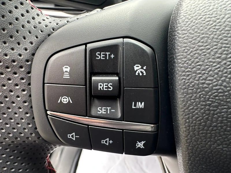 Photo de la voiture FORD PUMA 1.0 EcoBoost 155 ch mHEV S&S Powershift ST-Line