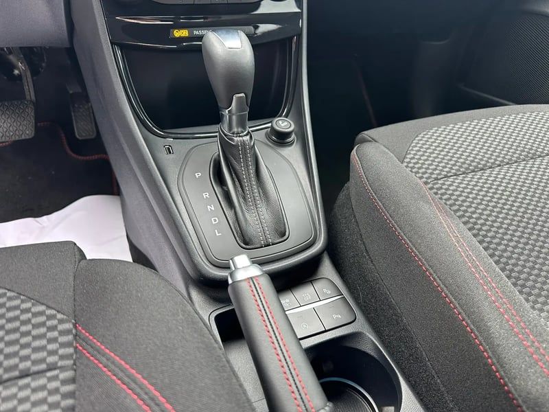 Photo de la voiture FORD PUMA 1.0 EcoBoost 155 ch mHEV S&S Powershift ST-Line