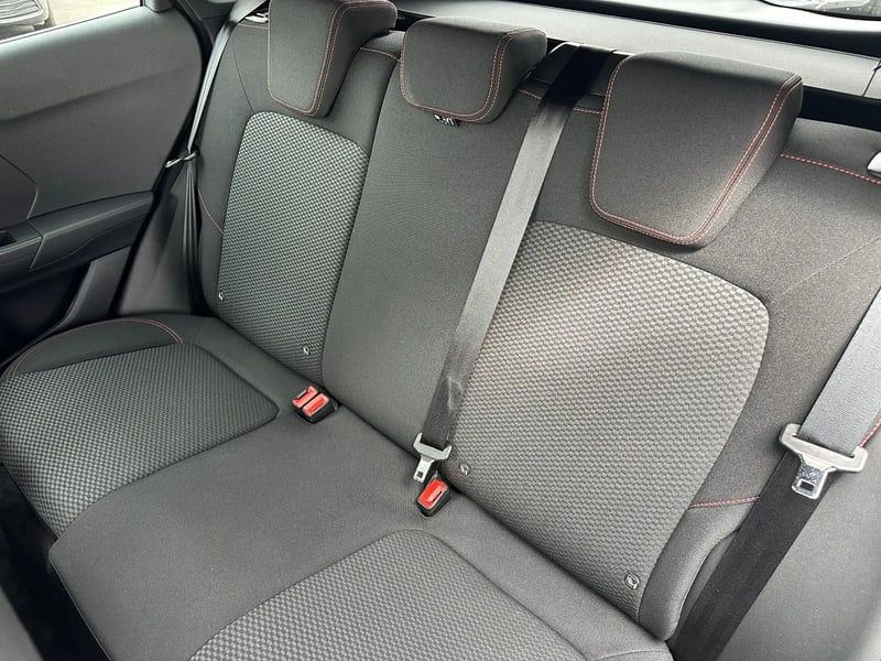 Photo de la voiture FORD PUMA 1.0 EcoBoost 155 ch mHEV S&S Powershift ST-Line