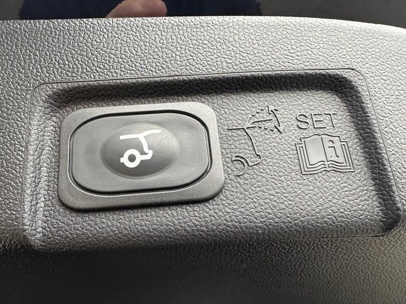 Photo de la voiture FORD PUMA 1.0 EcoBoost 155 ch mHEV S&S Powershift ST-Line