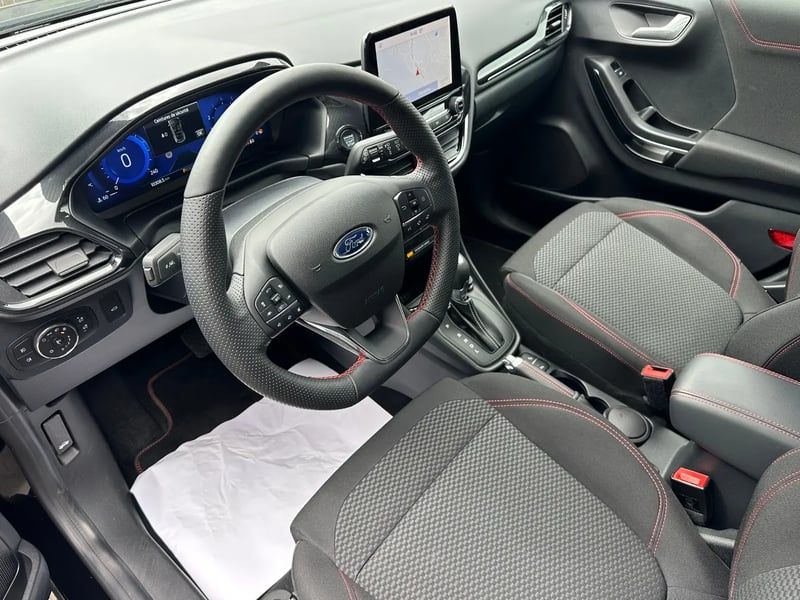 Photo de la voiture FORD PUMA 1.0 EcoBoost 155 ch mHEV S&S Powershift ST-Line