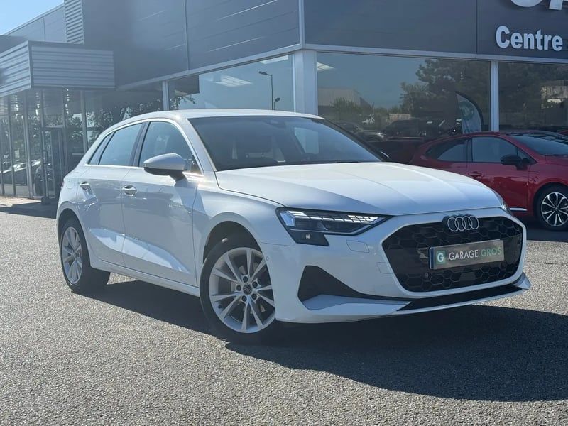 Photo de la voiture AUDI A3 SPORTBACK TFSI Mild Hybrid 116 S tronic 7 Design