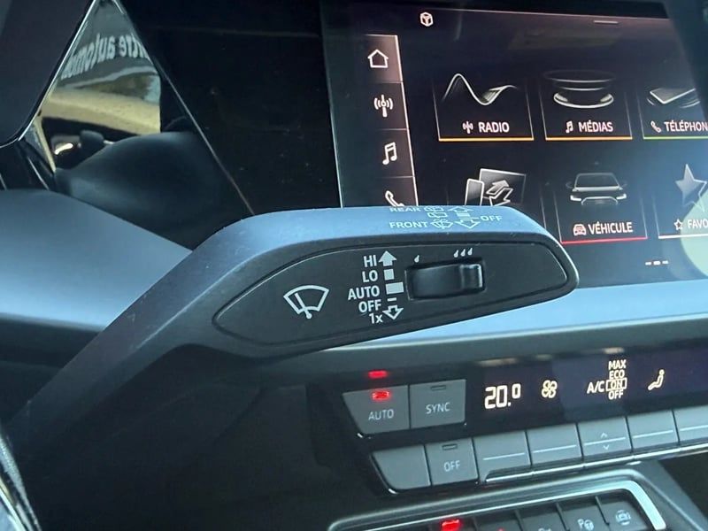 Photo de la voiture AUDI A3 SPORTBACK TFSI Mild Hybrid 116 S tronic 7 Design