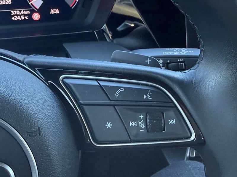 Photo de la voiture AUDI A3 SPORTBACK TFSI Mild Hybrid 116 S tronic 7 Design