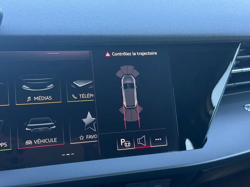 Photo de la voiture AUDI A3 SPORTBACK TFSI Mild Hybrid 116 S tronic 7 Design