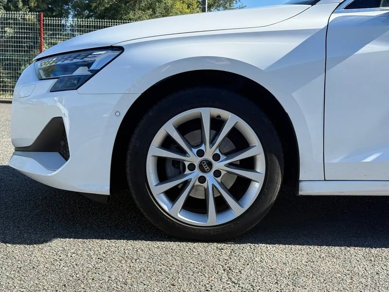 Photo de la voiture AUDI A3 SPORTBACK TFSI Mild Hybrid 116 S tronic 7 Design