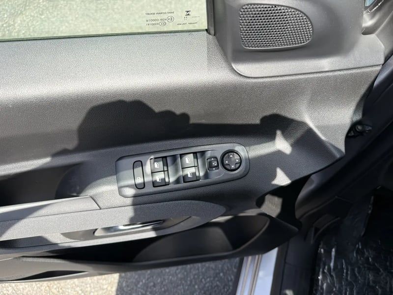 Photo de la voiture PEUGEOT RIFTER Standard BlueHDi 130 S&S EAT8 Allure
