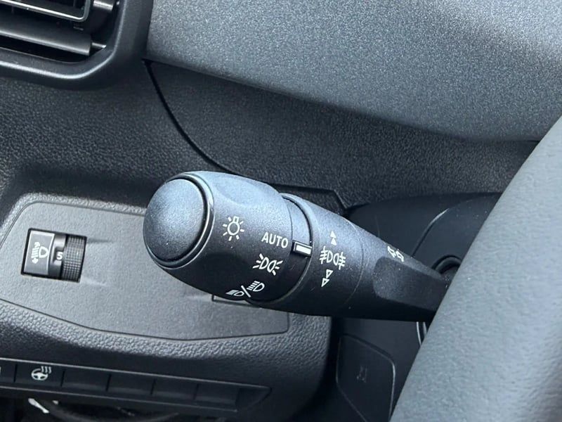Photo de la voiture PEUGEOT RIFTER Standard BlueHDi 130 S&S EAT8 Allure