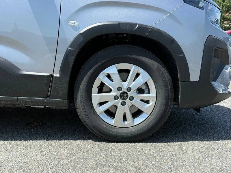 Photo de la voiture PEUGEOT RIFTER Standard BlueHDi 130 S&S EAT8 Allure