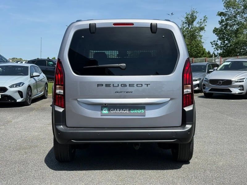 Photo de la voiture PEUGEOT RIFTER Standard BlueHDi 130 S&S EAT8 Allure