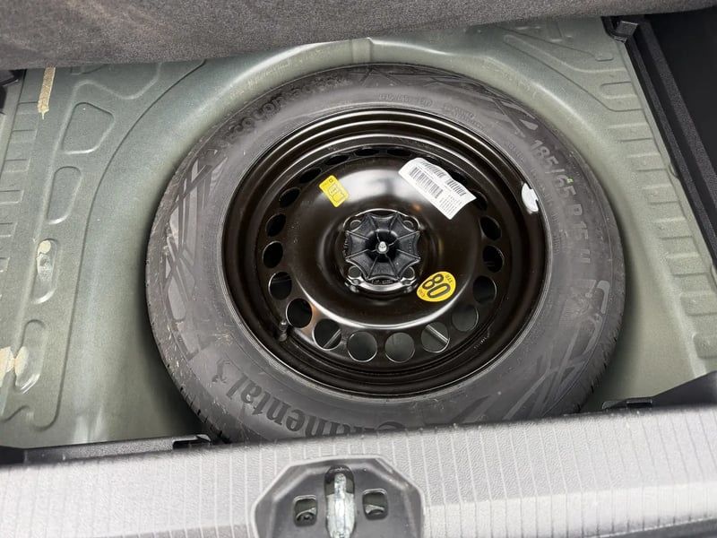Photo de la voiture OPEL CORSA 1.4 90 ch Design 120 ans