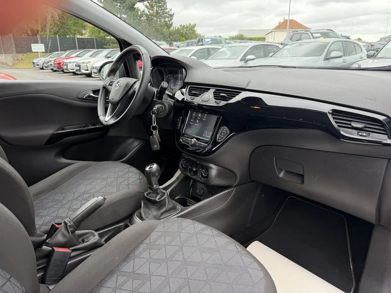 Photo de la voiture OPEL CORSA 1.4 90 ch Design 120 ans