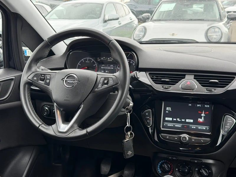 Photo de la voiture OPEL CORSA 1.4 90 ch Design 120 ans
