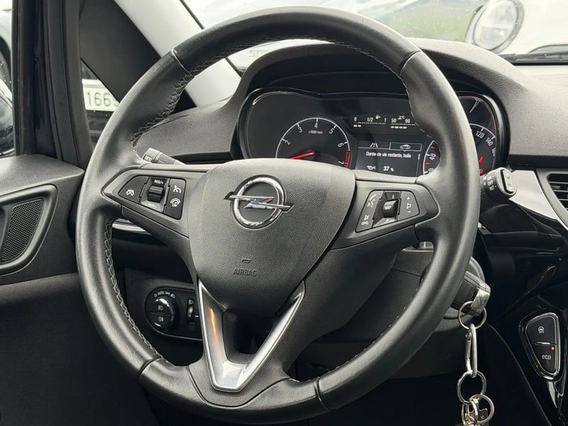 Photo de la voiture OPEL CORSA 1.4 90 ch Design 120 ans