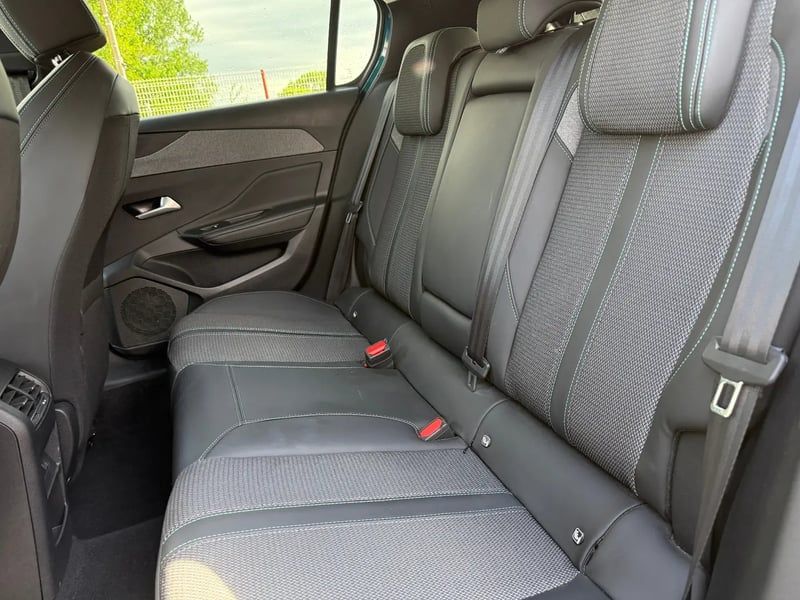 Photo de la voiture PEUGEOT 308 BlueHDi 130ch S&S EAT8 Allure