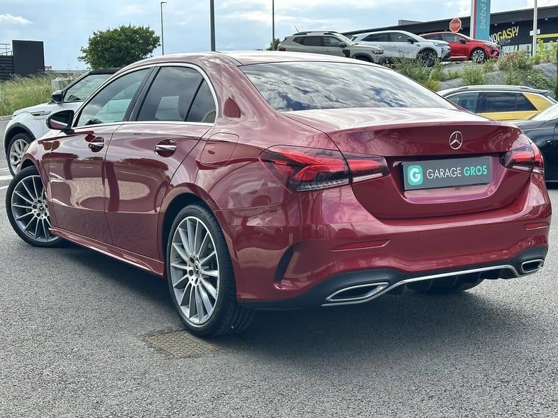 Photo de la voiture MERCEDES CLASSE A BERLINE 200 7G-DCT AMG Line