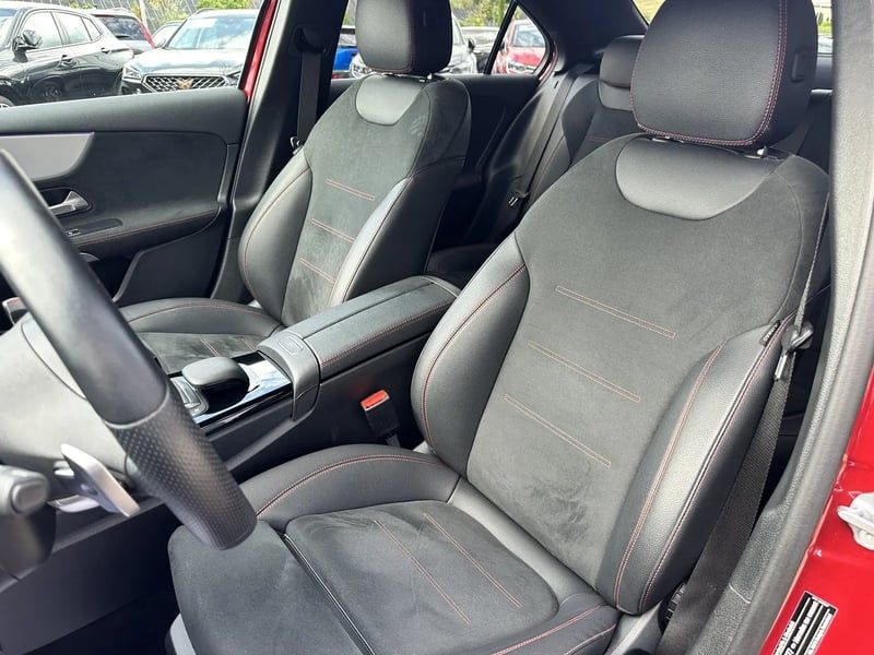 Photo de la voiture MERCEDES CLASSE A BERLINE 200 7G-DCT AMG Line