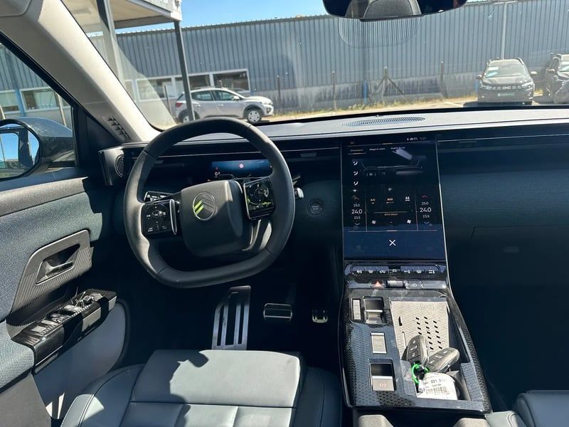 Photo de la voiture CITROEN C5 AIRCROSS HYBRIDE 145 ch e-DCS6 Max