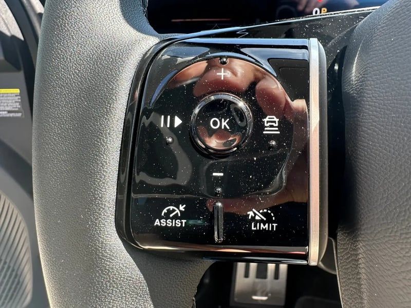 Photo de la voiture CITROEN C5 AIRCROSS HYBRIDE 145 ch e-DCS6 Max