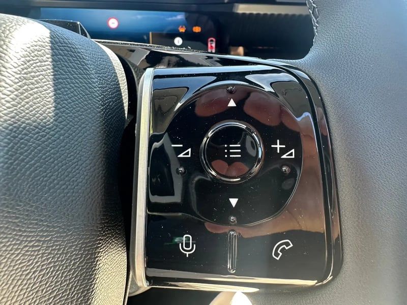 Photo de la voiture CITROEN C5 AIRCROSS HYBRIDE 145 ch e-DCS6 Max