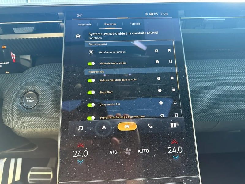 Photo de la voiture CITROEN C5 AIRCROSS HYBRIDE 145 ch e-DCS6 Max