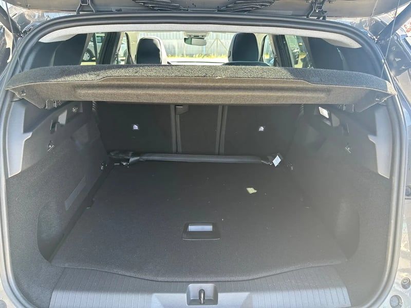 Photo de la voiture CITROEN C5 AIRCROSS HYBRIDE 145 ch e-DCS6 Max