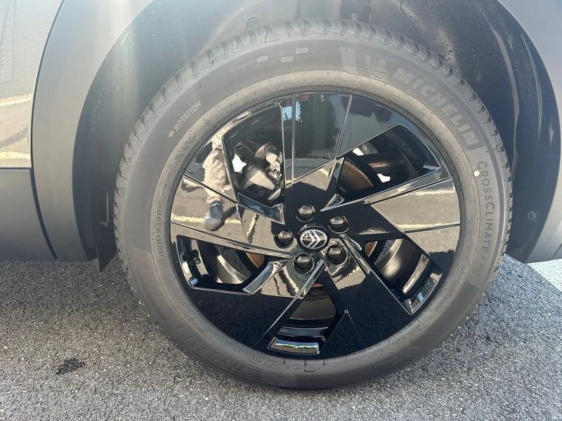 Photo de la voiture CITROEN C5 AIRCROSS HYBRIDE 145 ch e-DCS6 Max