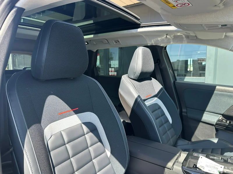 Photo de la voiture CITROEN C5 AIRCROSS HYBRIDE 145 ch e-DCS6 Max
