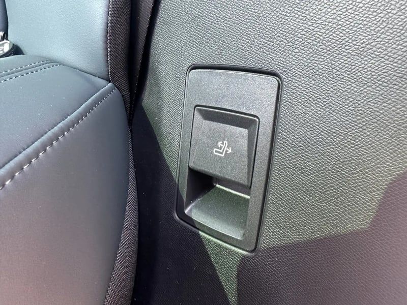 Photo de la voiture CITROEN C5 AIRCROSS HYBRIDE 145 ch e-DCS6 Max