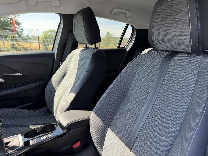 Photo de la voiture PEUGEOT 208 100 S&S BVM6 Allure