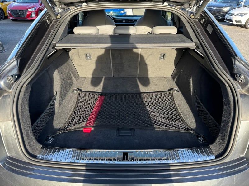 Photo de la voiture AUDI E-TRON SPORTBACK 50 quattro 313 ch S line