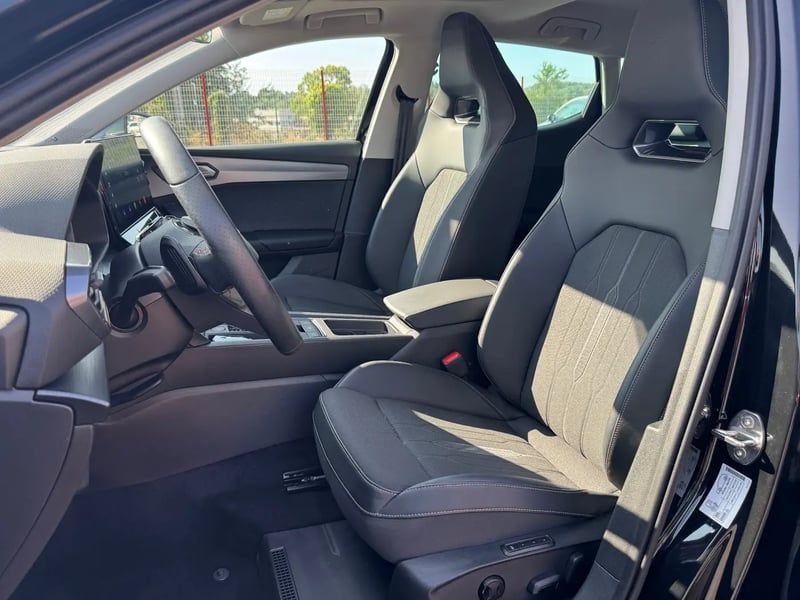 Photo de la voiture CUPRA LEON 1.5 eTSI 150 ch DSG7 V