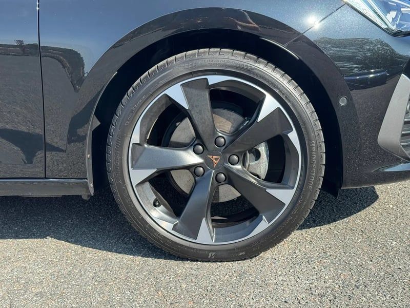Photo de la voiture CUPRA LEON 1.5 eTSI 150 ch DSG7 V